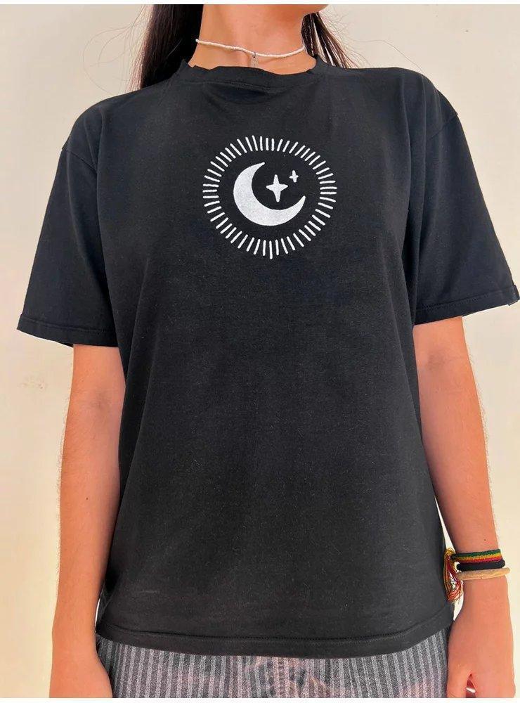 The Moon T.Shirt - Hippies Town