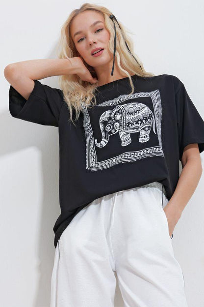 Black Elephant T-Shirt - Hippies Town