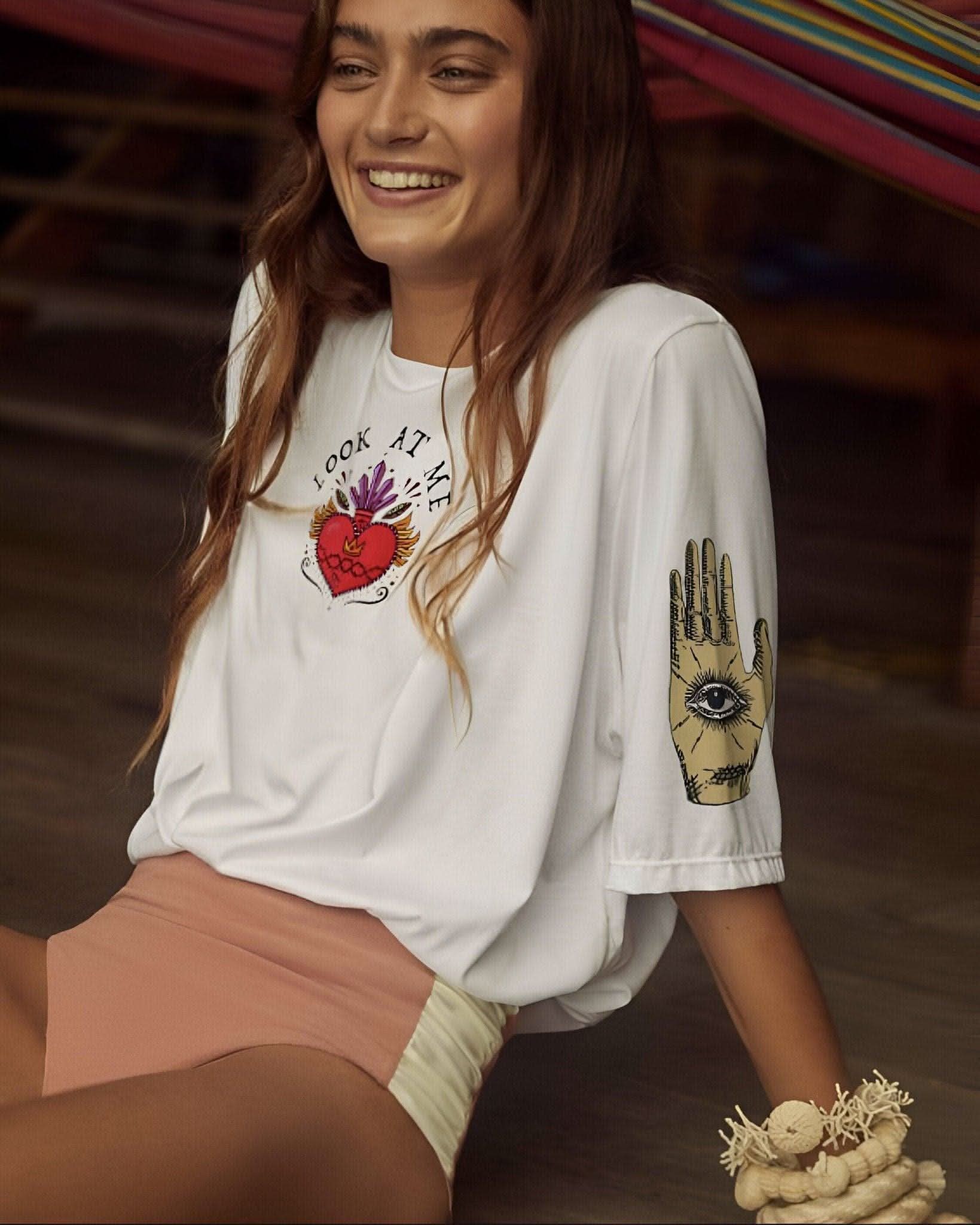 Look At Me T-Shirt - Hippies TownT-shirtHippies Town