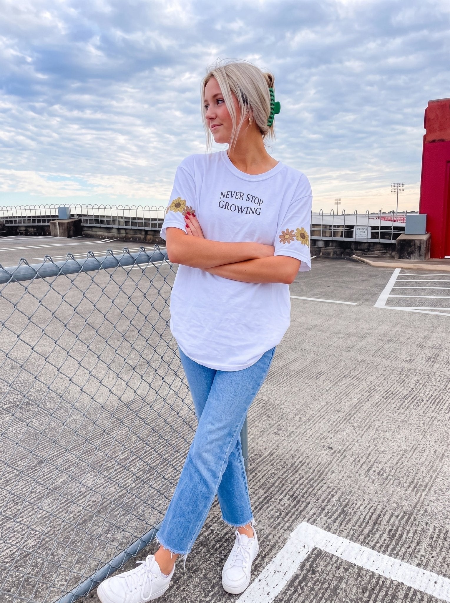 Never Stop Growing 2 ( S ) - Hippies TownT-shirtHippies Town