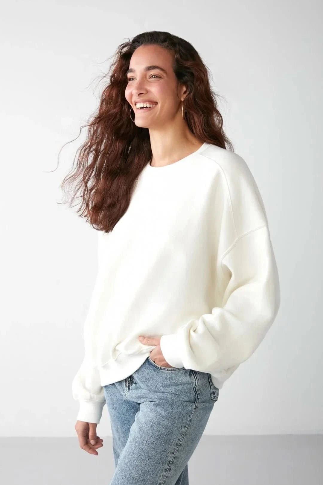 Off-White Unisex Crewneck - Hippies TownCrewneckHippies Town