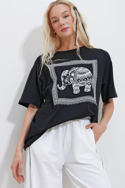 Black Elephant T-Shirt - Hippies Town